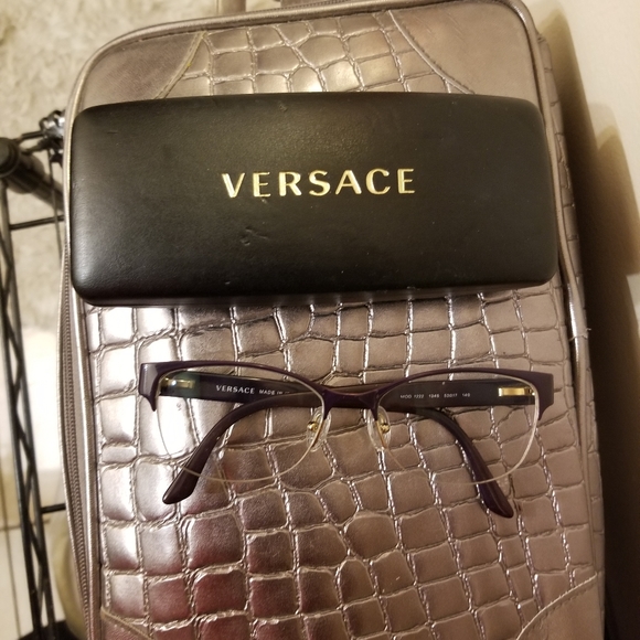 Versace - Picture 6 of 8